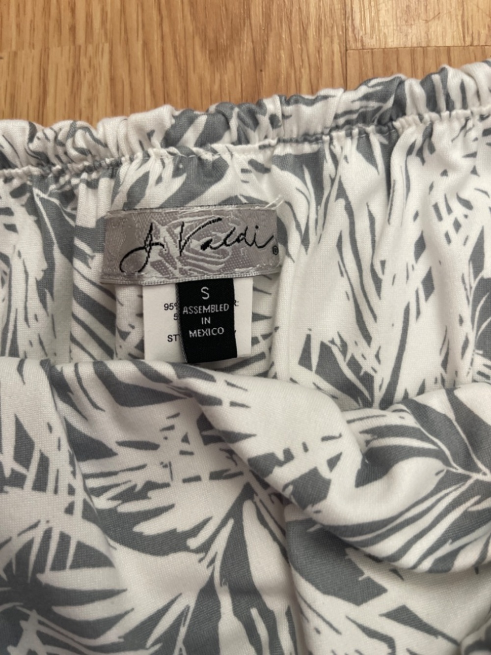 NWT J. Valdi Strapless Gray & White Tropical Cropped Jumpsuit / Coverup Size S - Picture 6 of 11
